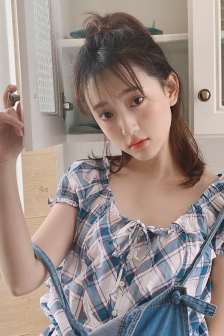 新婚当天出差与上司激情